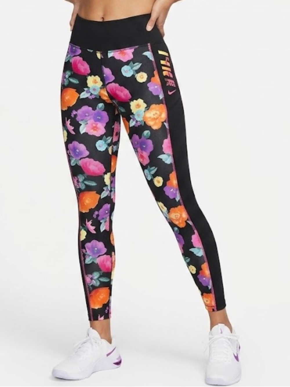 PINK Victoria's Secret Black & White 'Ultimate' Tag